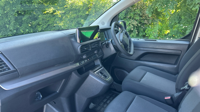 Peugeot Expert E-L2 100kW 75kWh Professional Van Auto